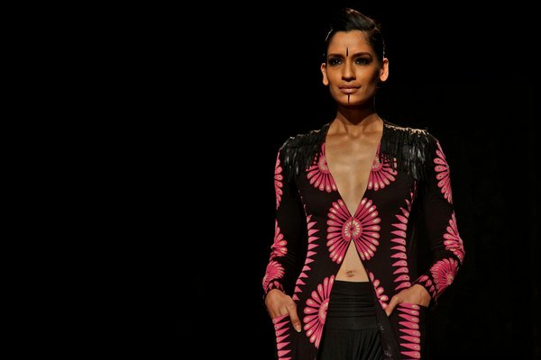 Comment choisir des robes en soie pour des événements formels tout en étant à l'aise?